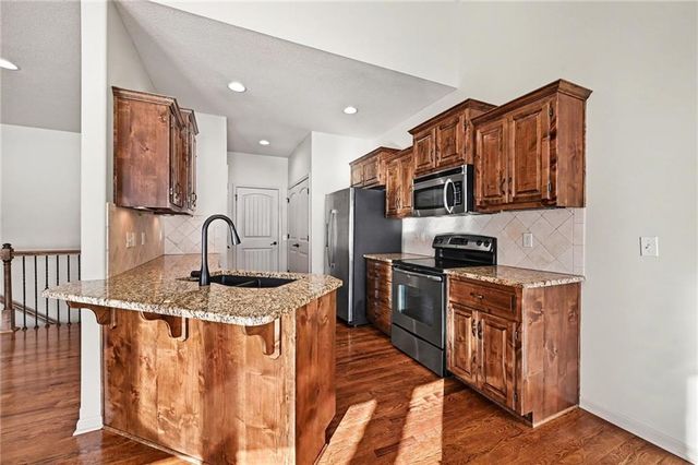 217 Ashmont Drive, Smithville, MO 64089