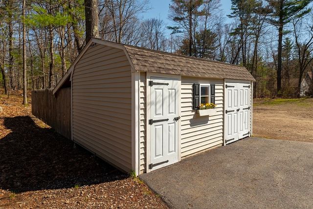 91 Scribner Rd, Tyngsborough, MA 01879