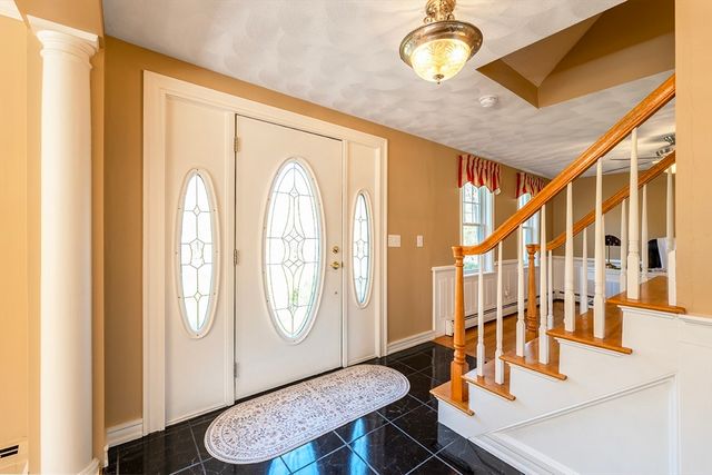 91 Scribner Rd, Tyngsborough, MA 01879