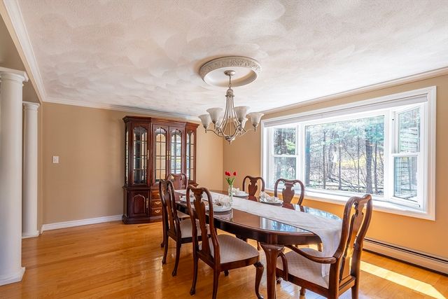 91 Scribner Rd, Tyngsborough, MA 01879