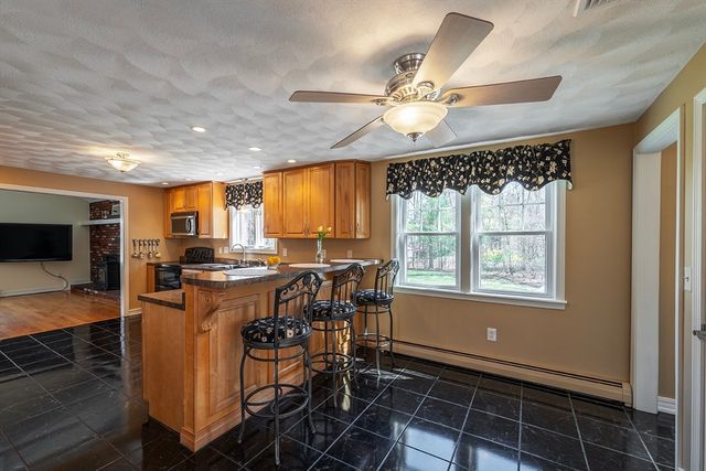 91 Scribner Rd, Tyngsborough, MA 01879