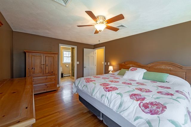 91 Scribner Rd, Tyngsborough, MA 01879