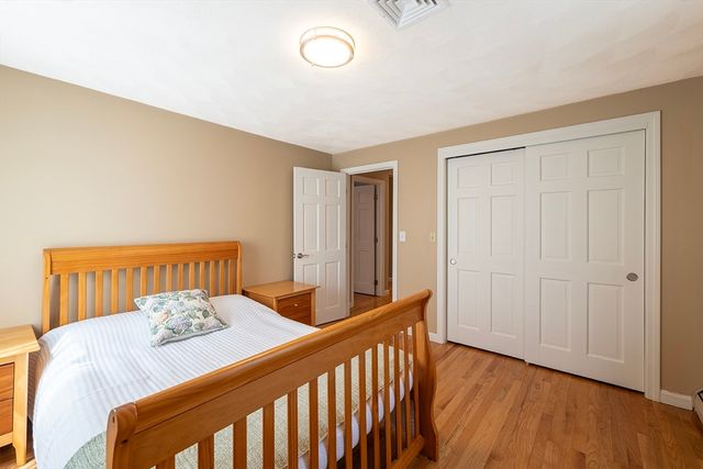 91 Scribner Rd, Tyngsborough, MA 01879