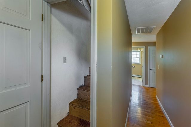 91 Scribner Rd, Tyngsborough, MA 01879