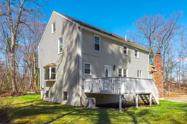 91 Scribner Rd, Tyngsborough, MA 01879