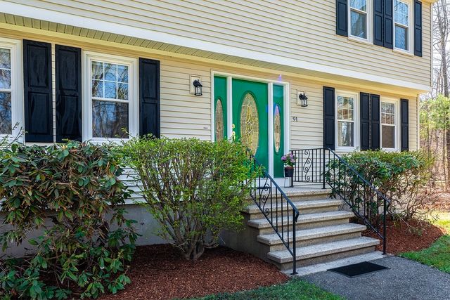 91 Scribner Rd, Tyngsborough, MA 01879