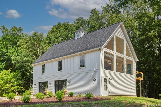 296-302 Stanford Road, Millbrook, NY 12545