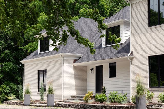 296-302 Stanford Road, Millbrook, NY 12545