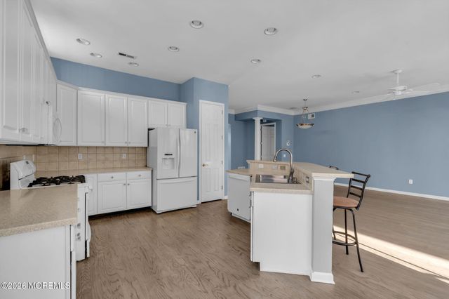 79 Oakmont Lane, Jackson, NJ 08527