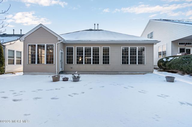 79 Oakmont Lane, Jackson, NJ 08527