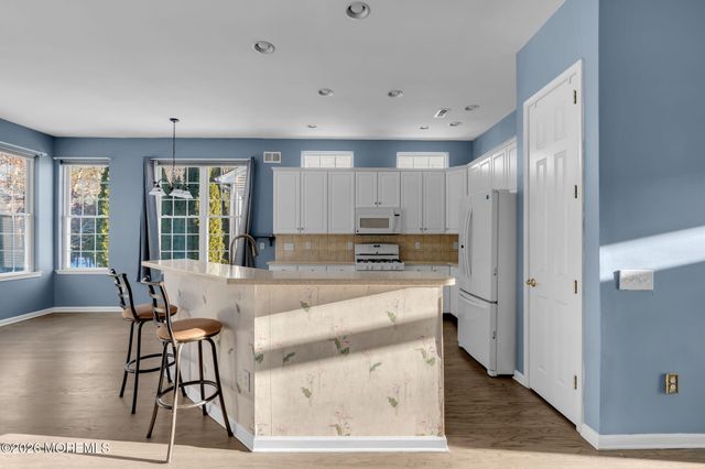 79 Oakmont Lane, Jackson, NJ 08527