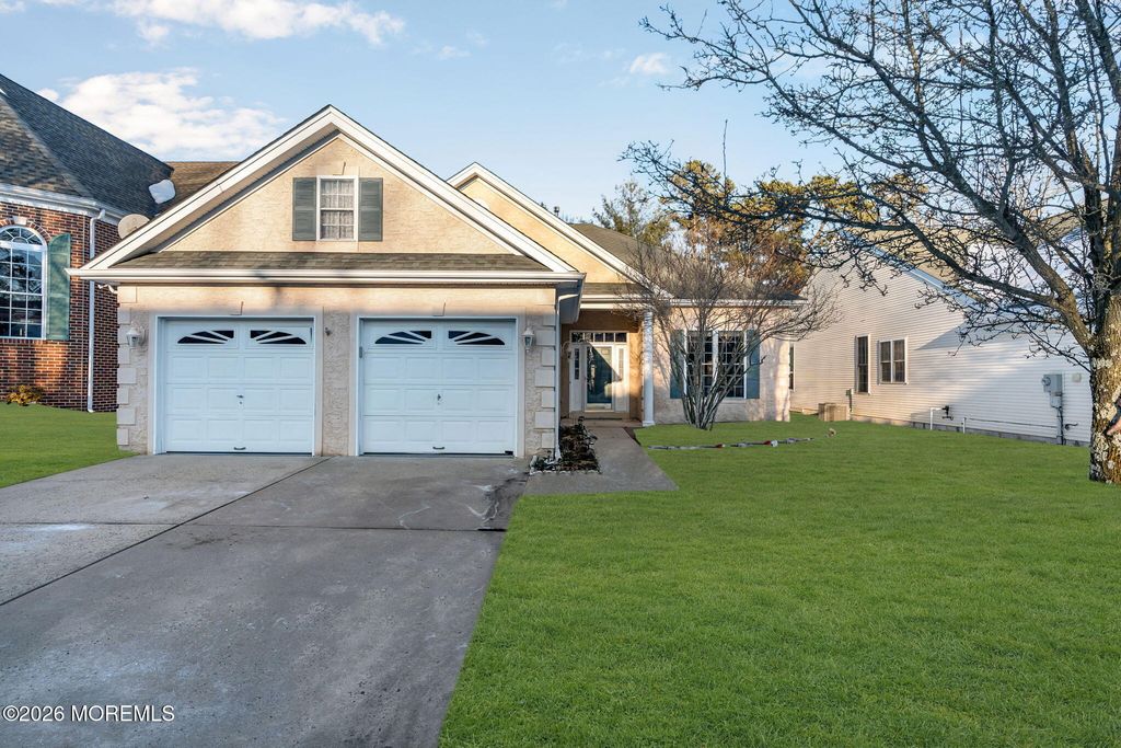 79 Oakmont Lane, Jackson, NJ 08527