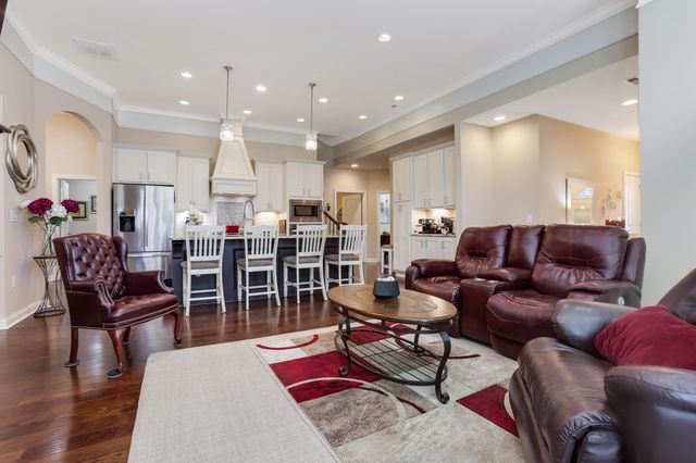 4562 Newport Loop E, Grove City, OH 43123