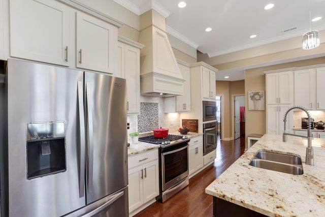 4562 Newport Loop E, Grove City, OH 43123