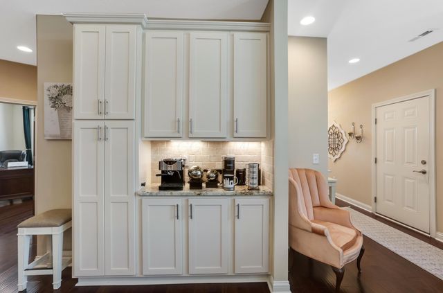 4562 Newport Loop E, Grove City, OH 43123