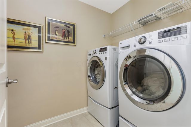 4562 Newport Loop E, Grove City, OH 43123