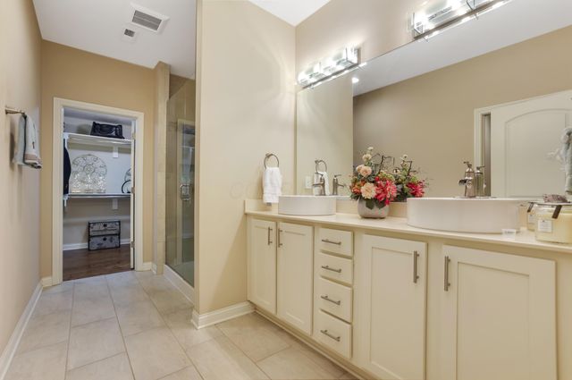 4562 Newport Loop E, Grove City, OH 43123
