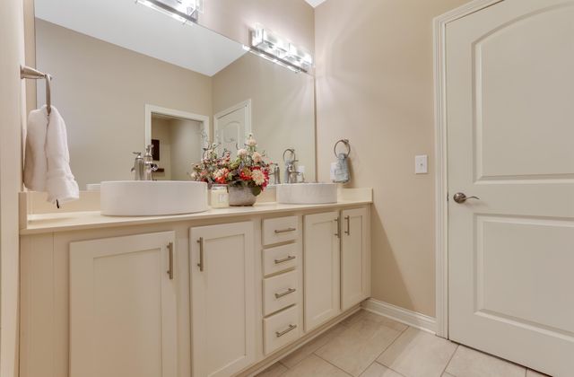 4562 Newport Loop E, Grove City, OH 43123