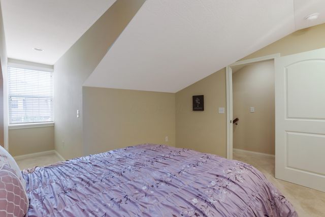 4562 Newport Loop E, Grove City, OH 43123