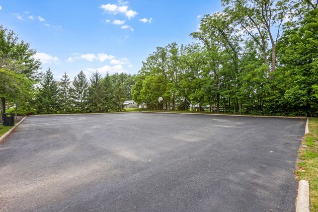 4562 Newport Loop E, Grove City, OH 43123