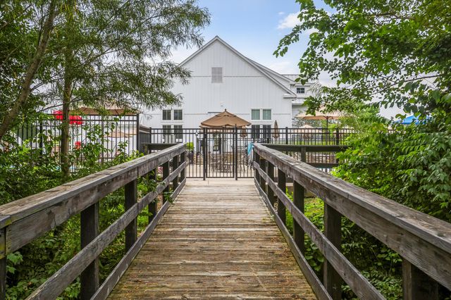 4562 Newport Loop E, Grove City, OH 43123