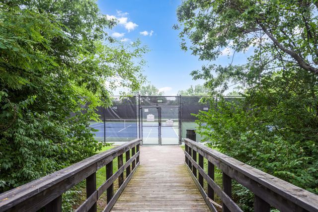 4562 Newport Loop E, Grove City, OH 43123