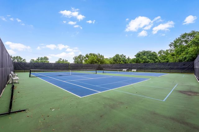 4562 Newport Loop E, Grove City, OH 43123