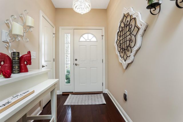 4562 Newport Loop E, Grove City, OH 43123