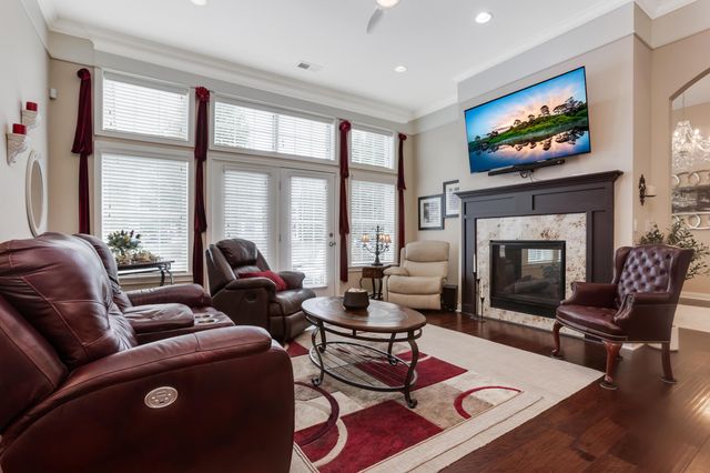 4562 Newport Loop E, Grove City, OH 43123