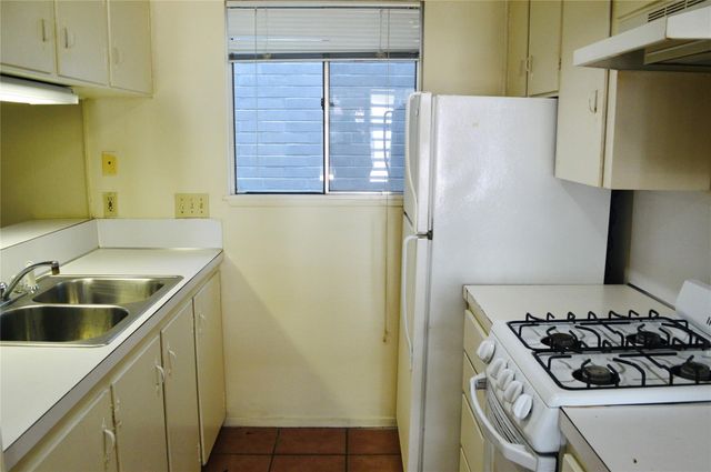 2610 Salado st ST 110, Austin, TX 78705