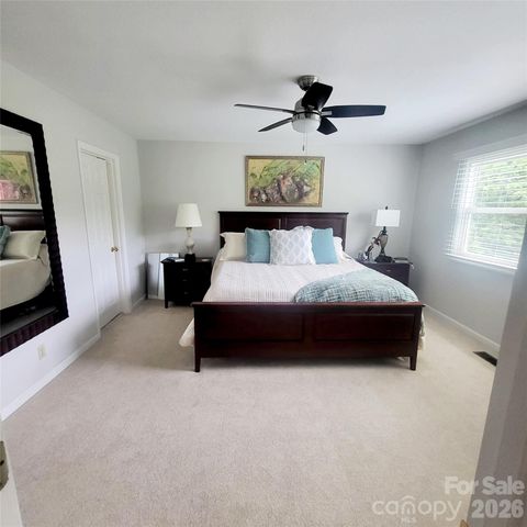 35 Cedarcliff Circle, Asheville, NC 28803