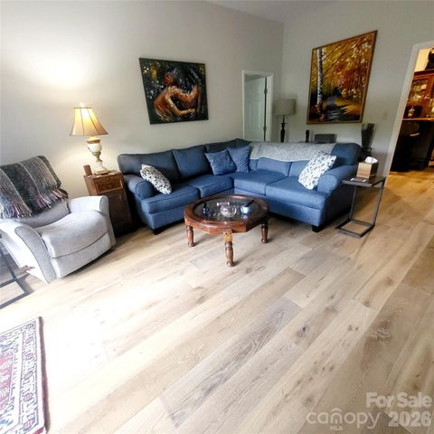 35 Cedarcliff Circle, Asheville, NC 28803