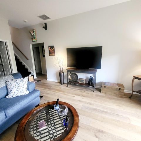 35 Cedarcliff Circle, Asheville, NC 28803