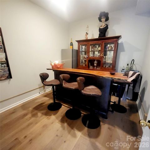 35 Cedarcliff Circle, Asheville, NC 28803