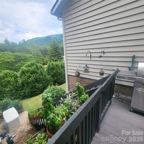 35 Cedarcliff Circle, Asheville, NC 28803