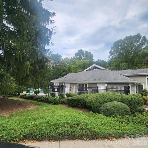 35 Cedarcliff Circle, Asheville, NC 28803