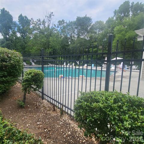 35 Cedarcliff Circle, Asheville, NC 28803