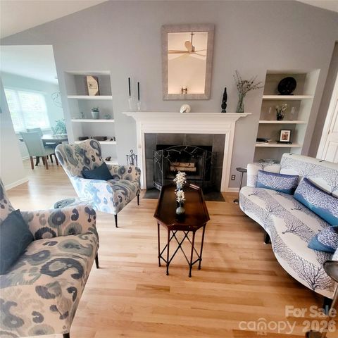 35 Cedarcliff Circle, Asheville, NC 28803