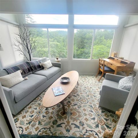 35 Cedarcliff Circle, Asheville, NC 28803