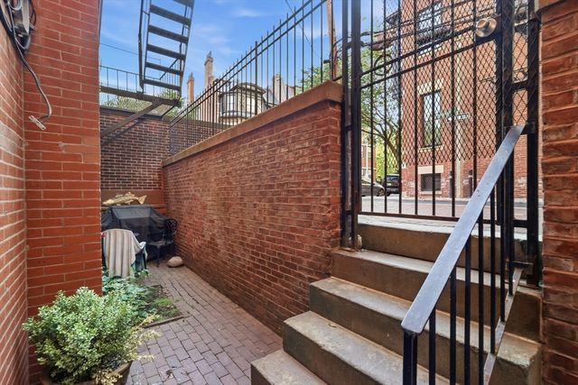 239 Commonwealth Ave 10, Boston, MA 02116