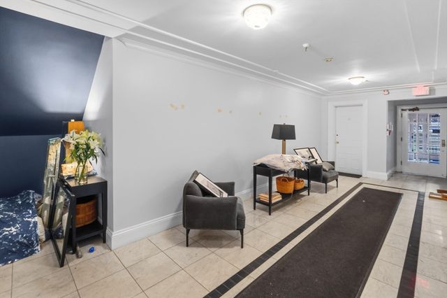 239 Commonwealth Ave 10, Boston, MA 02116