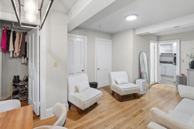 239 Commonwealth Ave 10, Boston, MA 02116