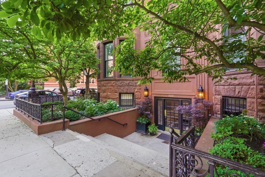 239 Commonwealth Ave 10, Boston, MA 02116