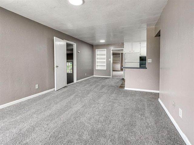 313 E Northrup Street, Midwest City, OK 73110