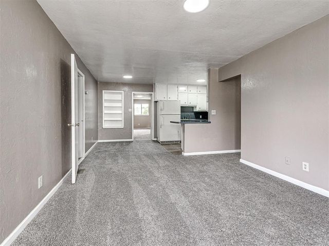 313 E Northrup Street, Midwest City, OK 73110