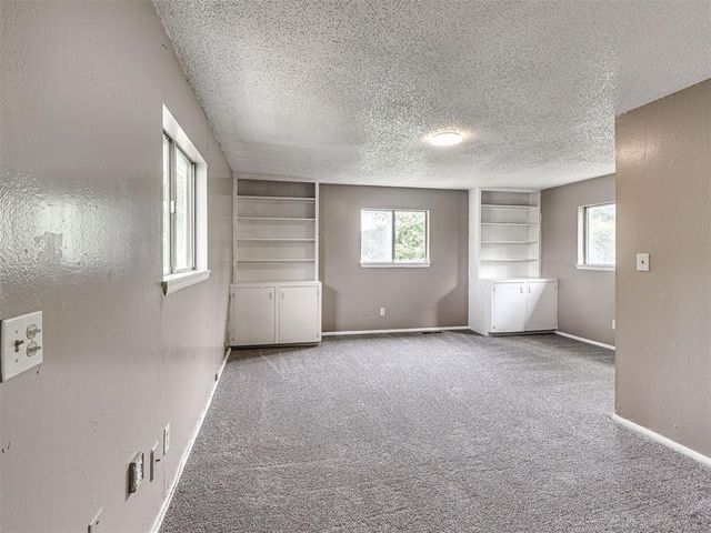 313 E Northrup Street, Midwest City, OK 73110