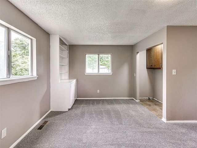 313 E Northrup Street, Midwest City, OK 73110