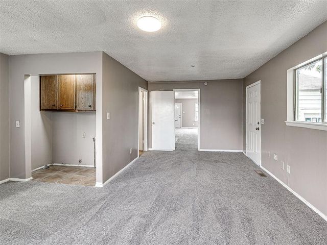 313 E Northrup Street, Midwest City, OK 73110