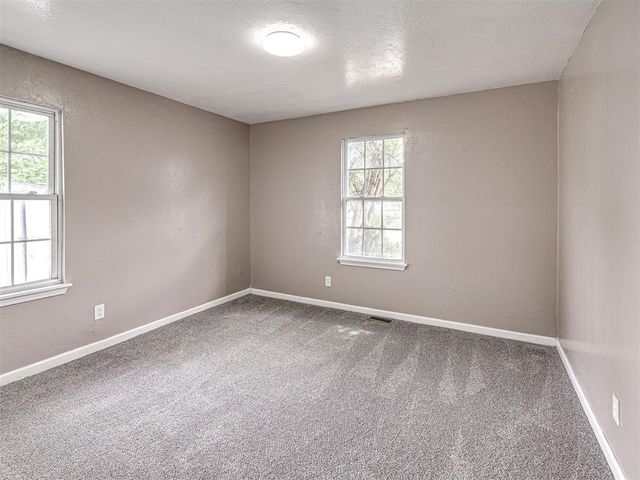 313 E Northrup Street, Midwest City, OK 73110