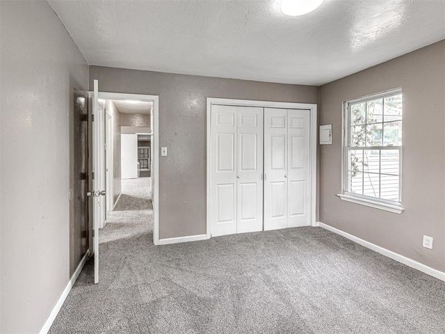 313 E Northrup Street, Midwest City, OK 73110